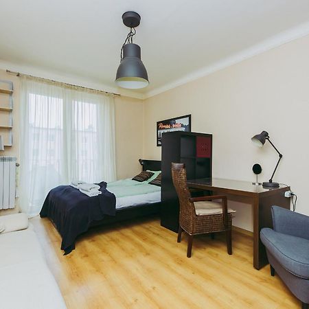 Shortstaypoland Leszno Варшава Экстерьер фото